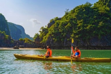 Hanoi - Halong Bay - Cua Van Fishing Village (L, D)